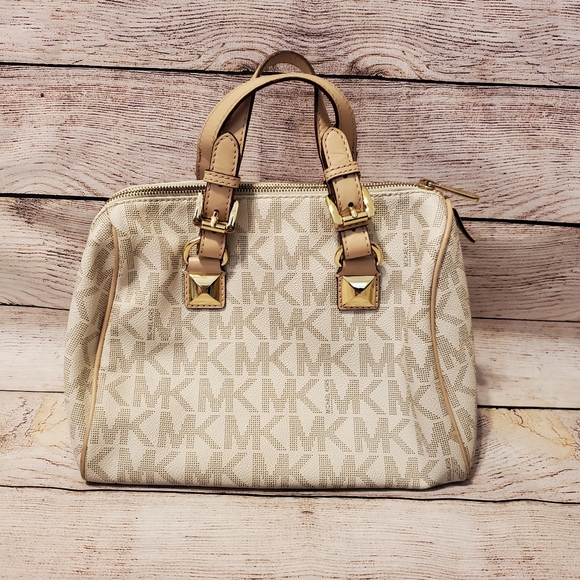 Michael Kors Signature Grayson - Picture 2 of 12